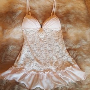 Pale pink and white lace nighty/teddy
